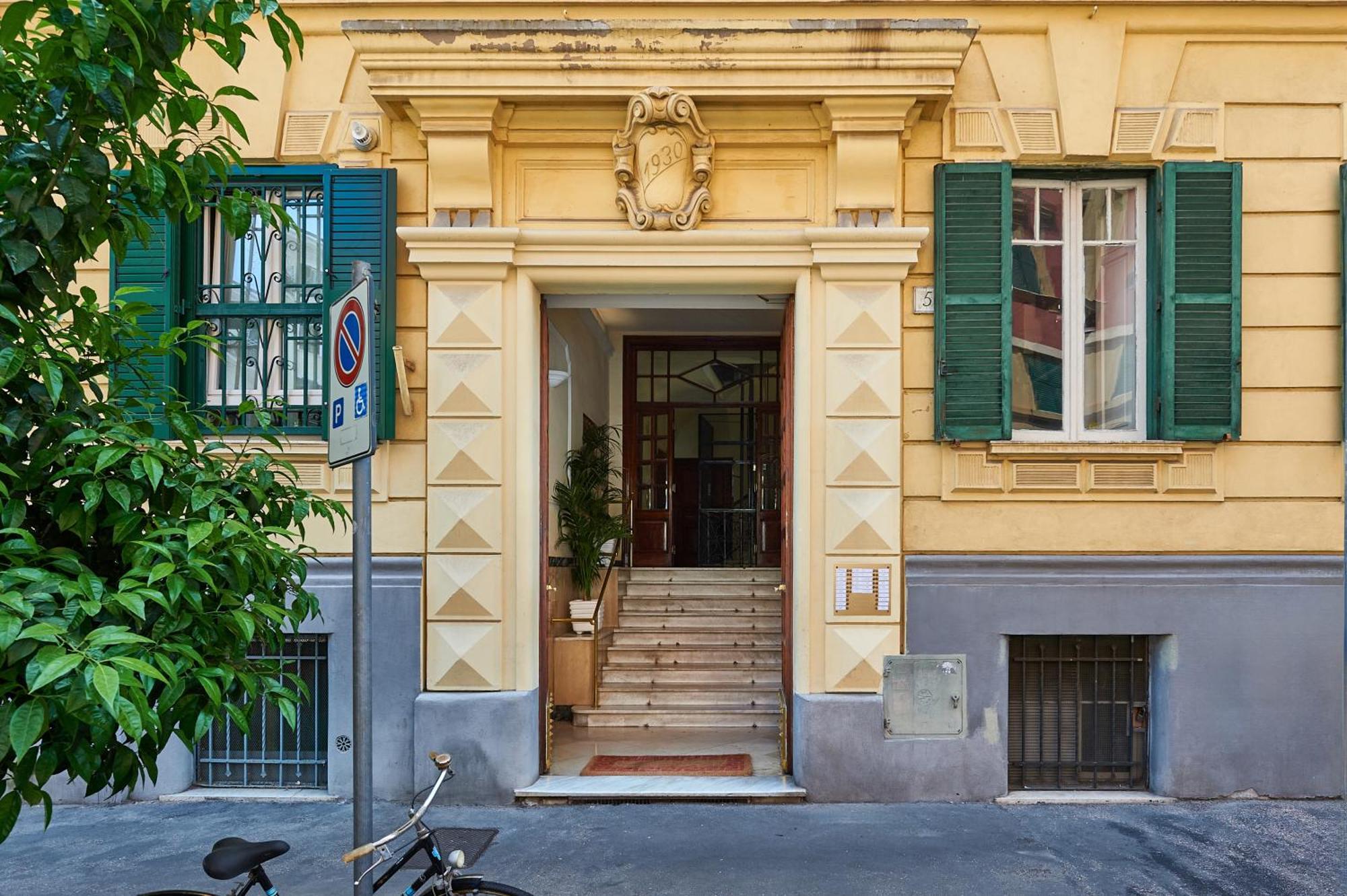 Vatican Lante Apartment